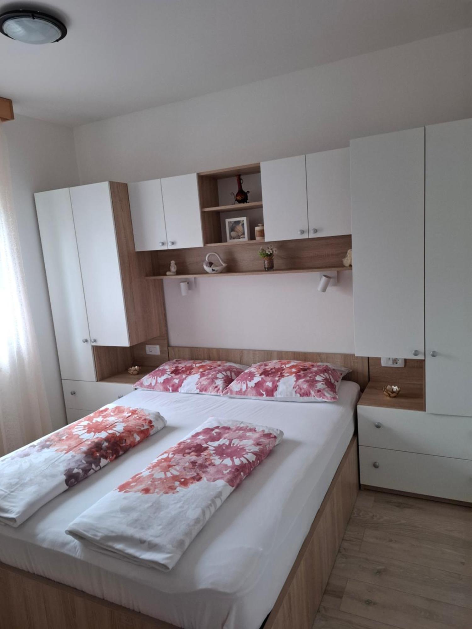 Guest House Lavanda 2 니바이스 외부 사진