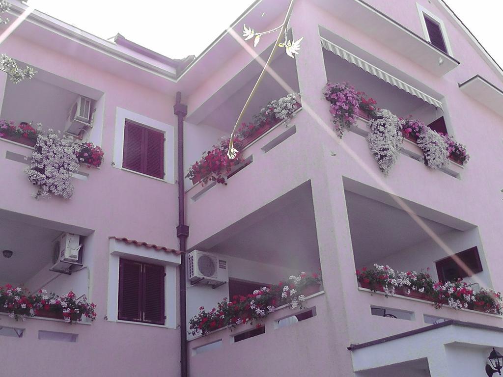 Guest House Lavanda 2 니바이스 외부 사진